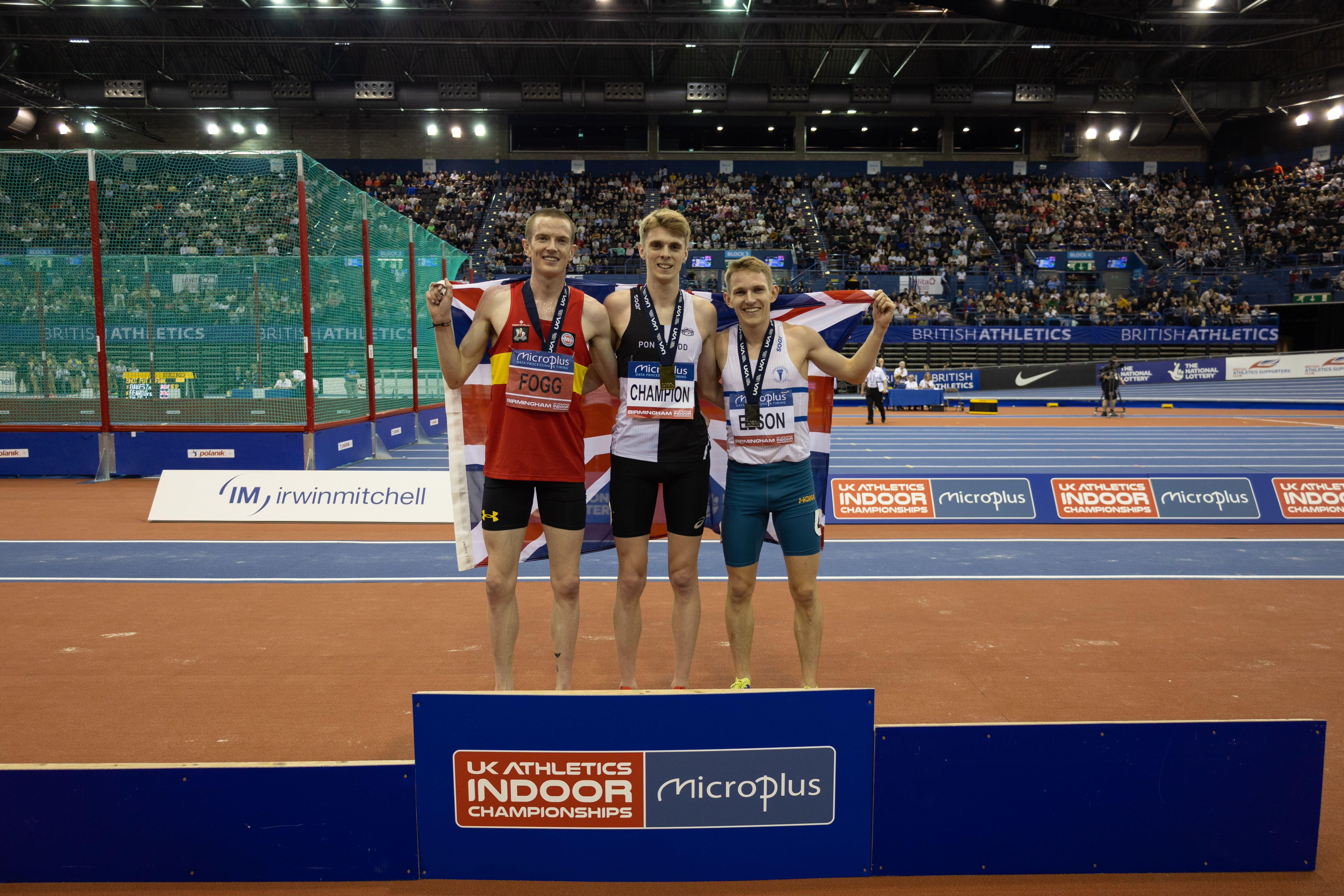 Callum Elson (r) with Adam Fogg (l) and British champion Piers Copeland