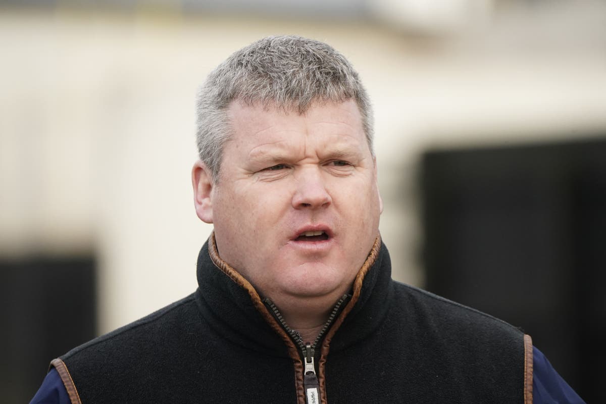 On This Day in 2021 – Gordon Elliott apologises for posing with dead horse