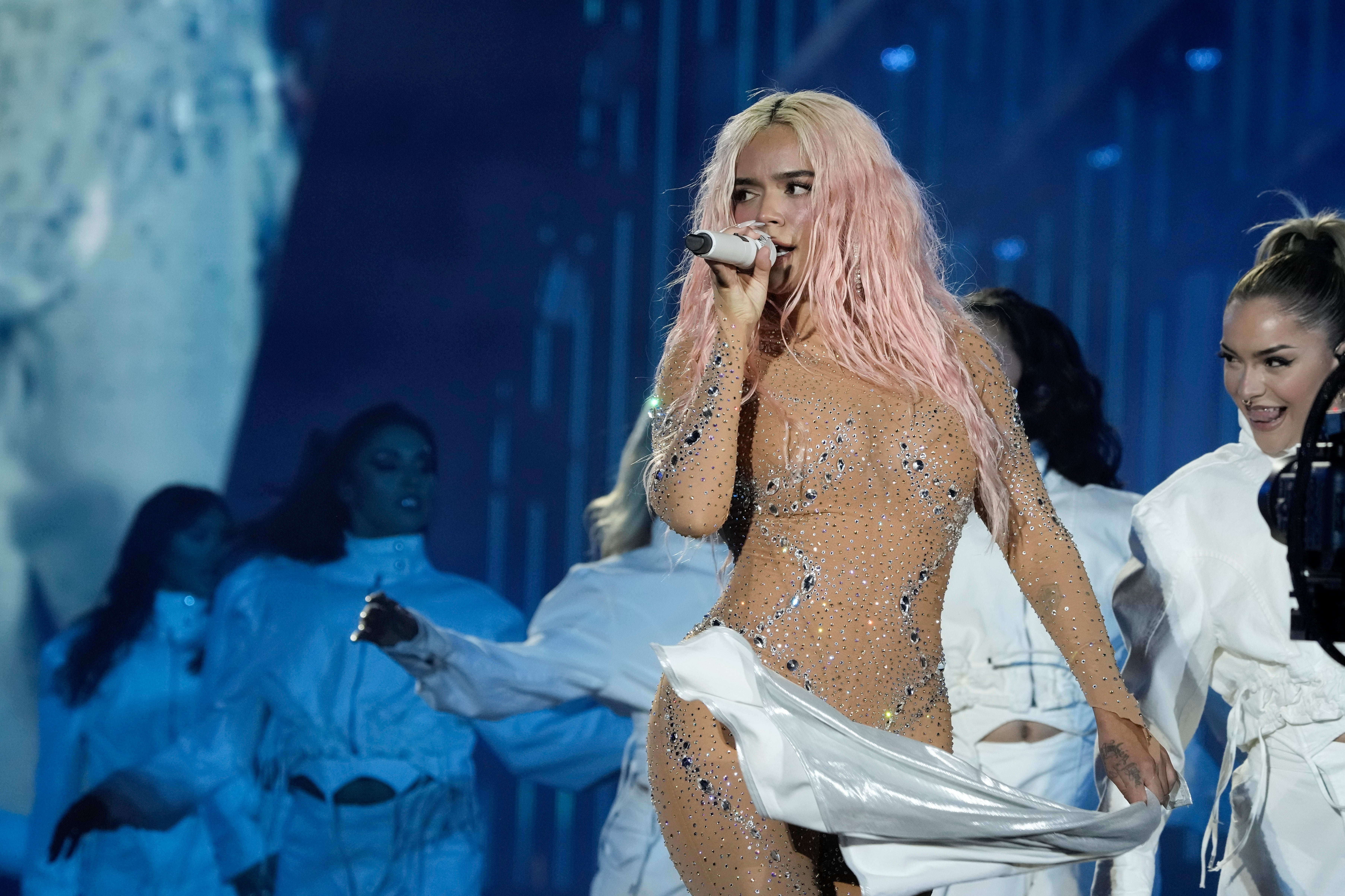 ESP-MUS KAROL G-ATERRIZAJE DE EMERGENCIA