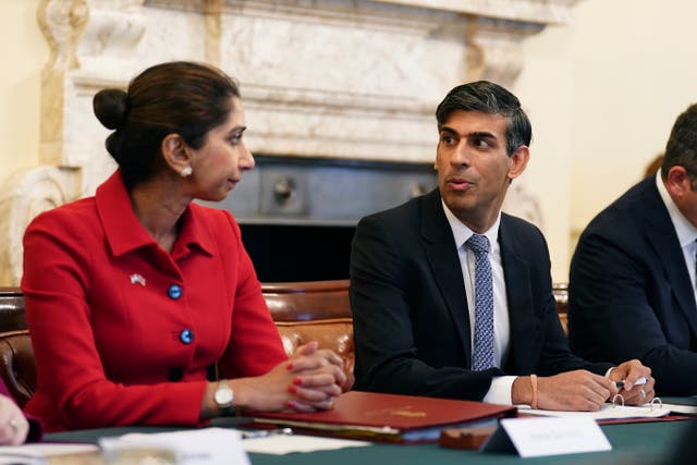 <p>Suella Braverman listens to Rishi Sunak during a meeting  </p>