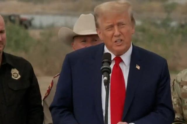 <p>Donald Trump calls migrants ‘illegal aliens’ during Texas visit.</p>