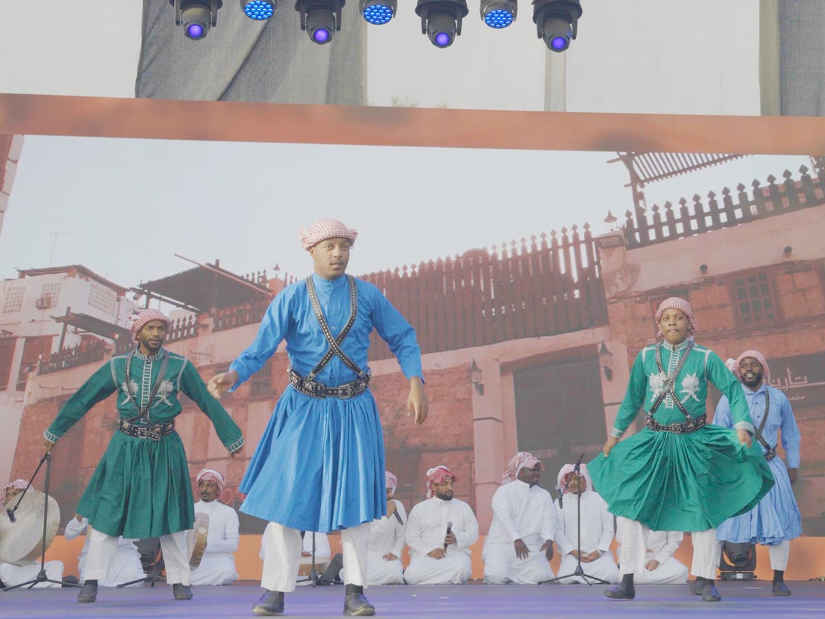 Night falls on a place of romance and endeavour