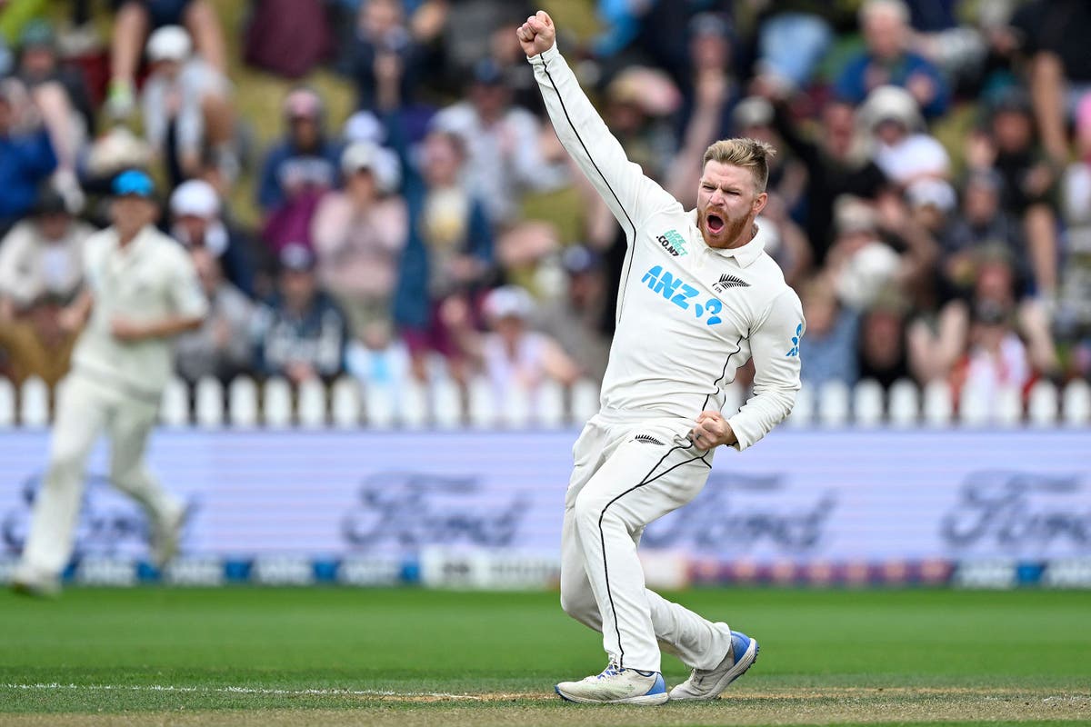 Glenn Phillips grabs five wickets as New Zealand cling to hope