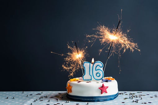 <p>Triplet mother praised for making daughters share birthday party</p>