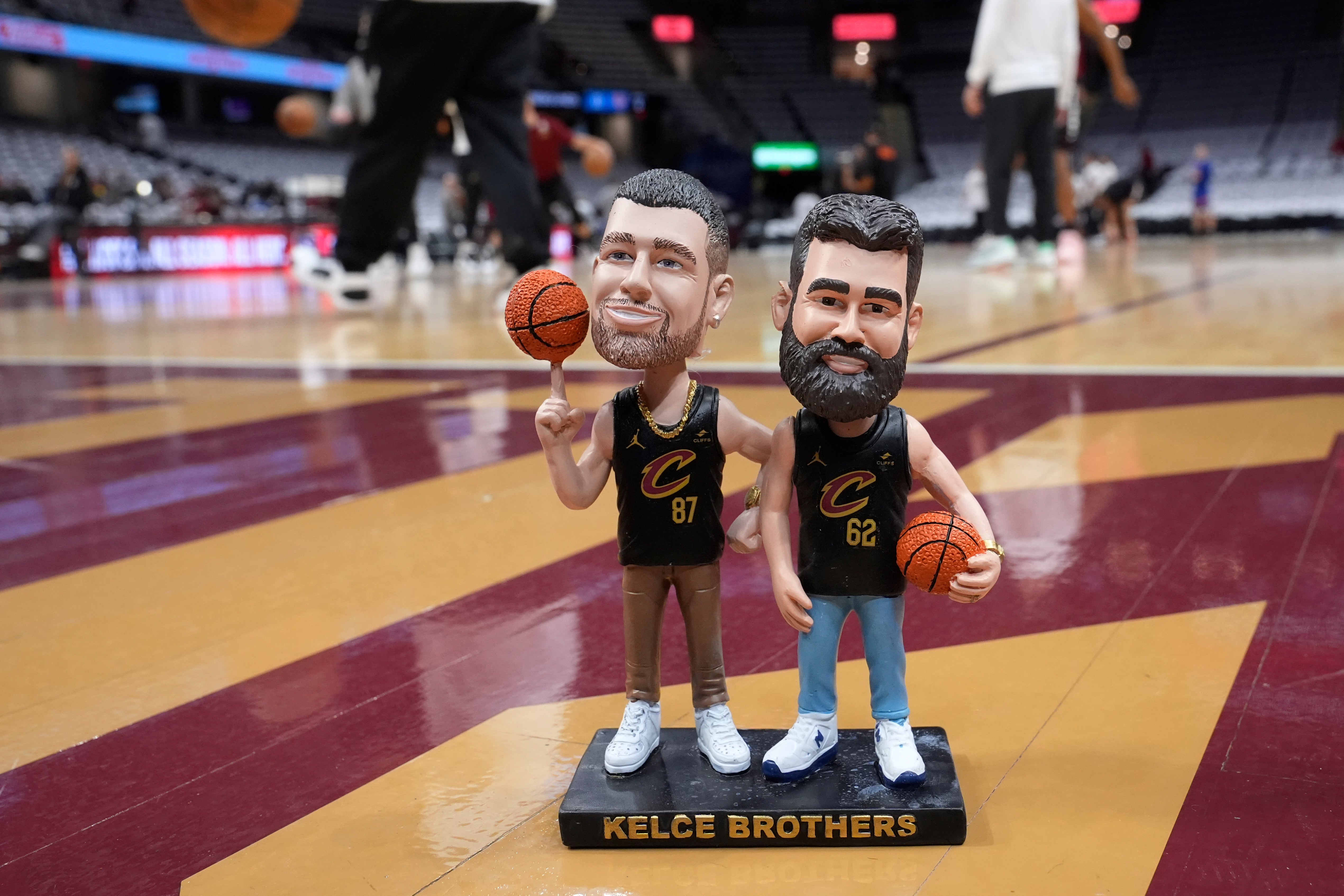 Cavaliers Kelce Bobblehead Basketball