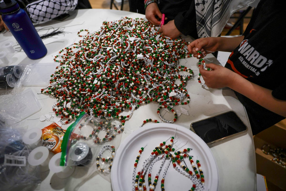 Girl Scouts were ordered to stop making bracelets for children in Gaza. Now they cant’t keep up