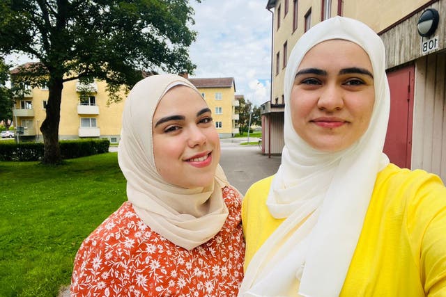 Laila Saliekh (left) said she is ‘desperate’ to get her younger sister Katrena Saleh (right) evacuated from Gaza (Laila Saliekh/PA)