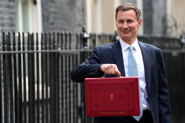 <p>Jeremy Hunt announced a few changes that affect low-income households </p>