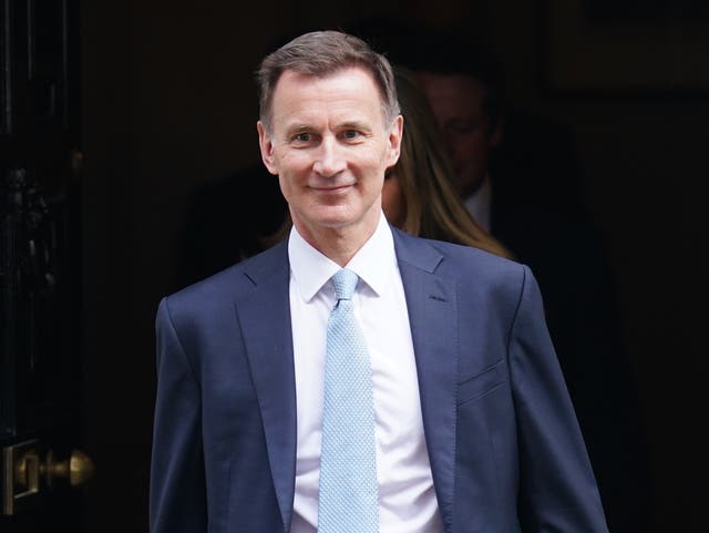 <p>Jeremy Hunt has ordered HMRC to pause changes to their phone service  </p>