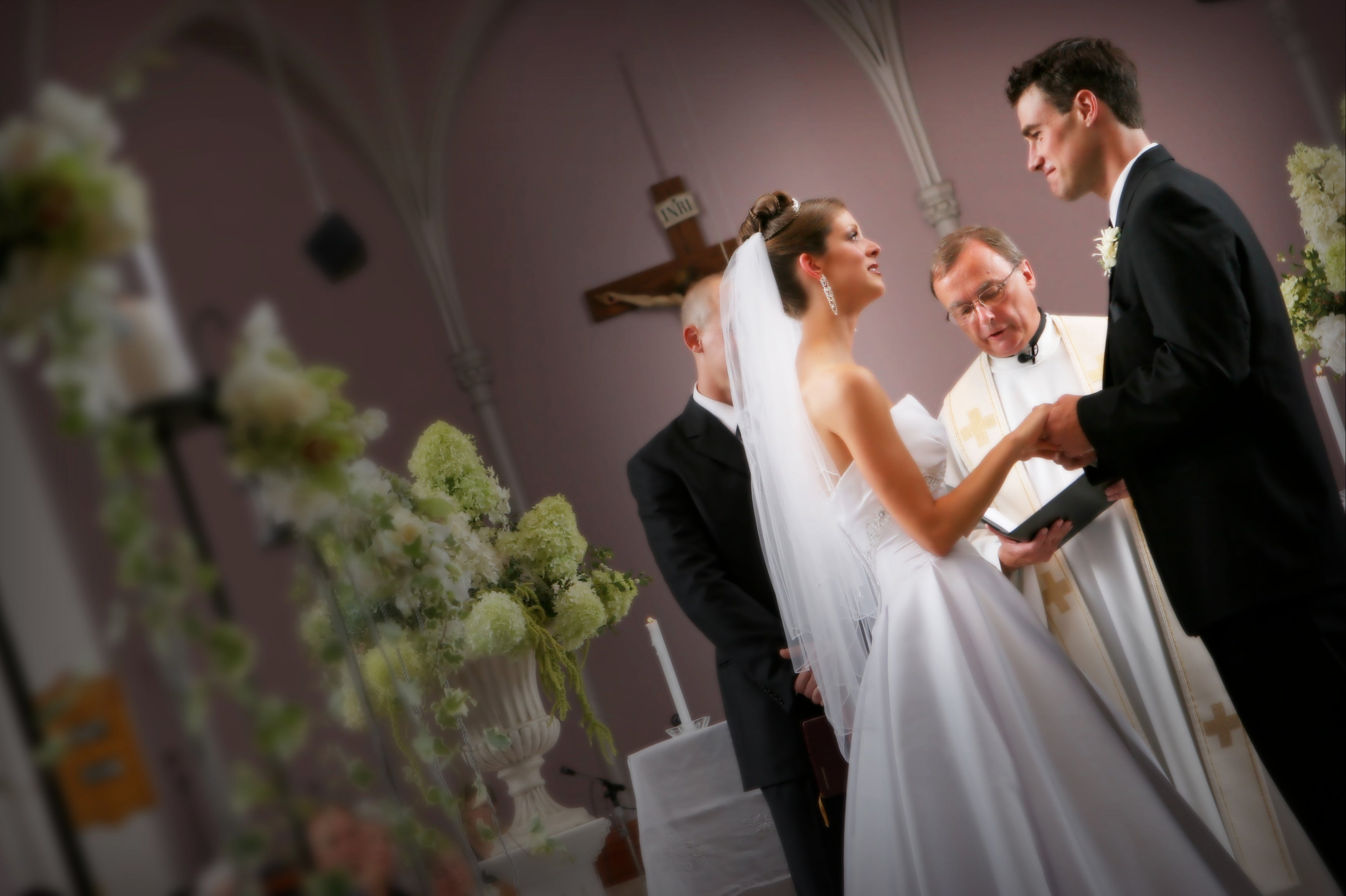 Row: friction between wedding photographers and vicars has boiled over