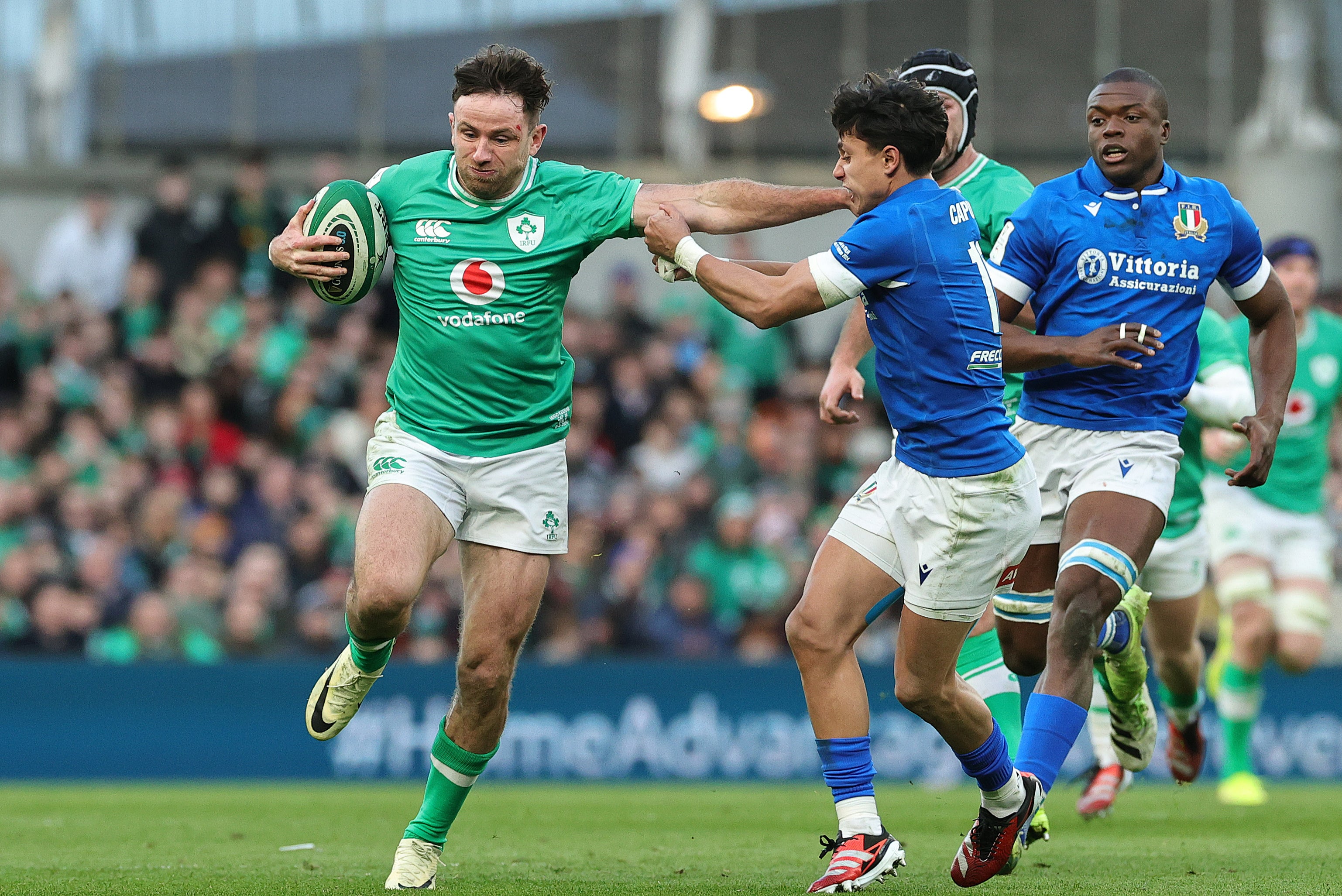 Hugo Keenan is back in the Ireland side to face England