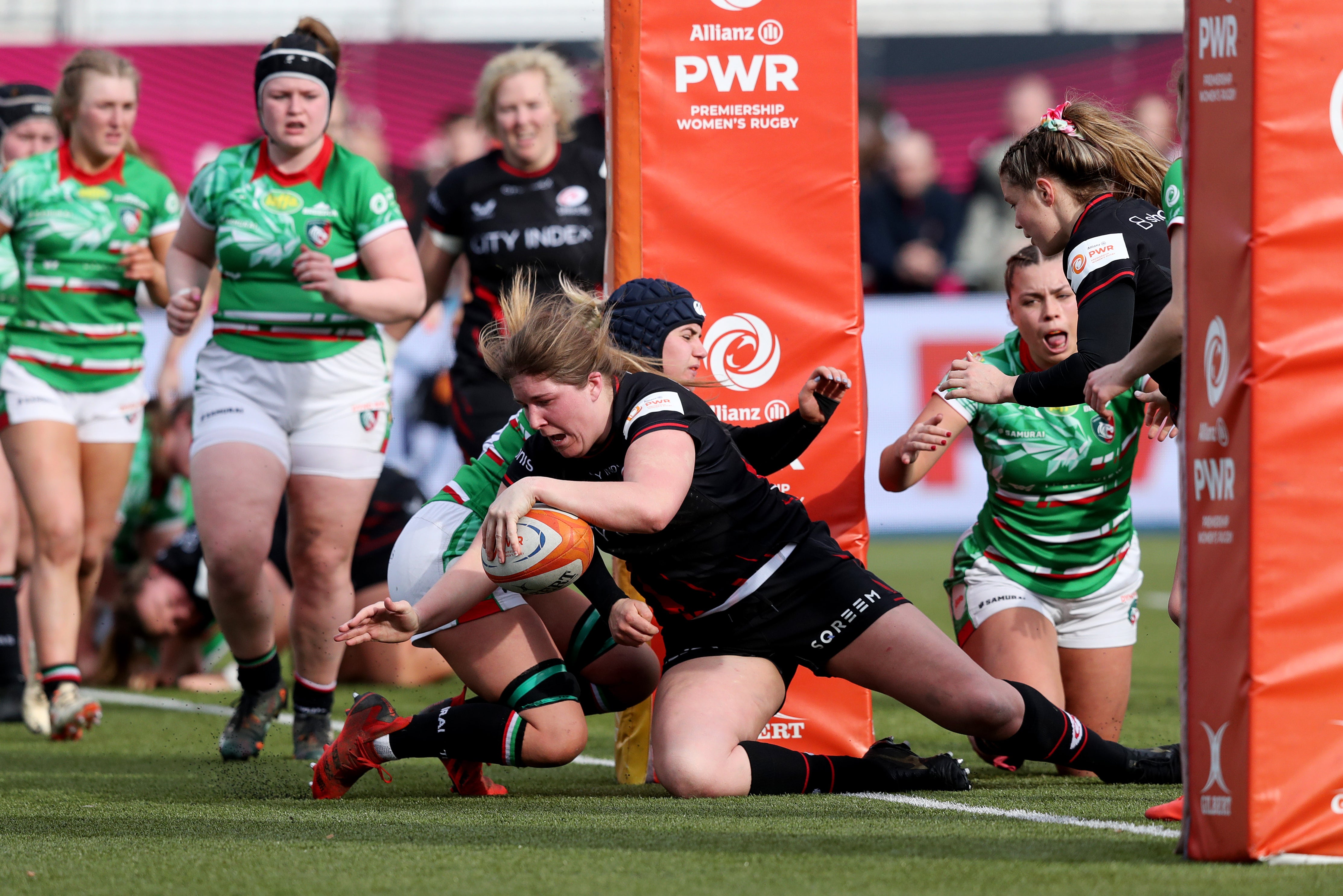 Poppy Cleall scored a try in Saracens’ win over Leicester