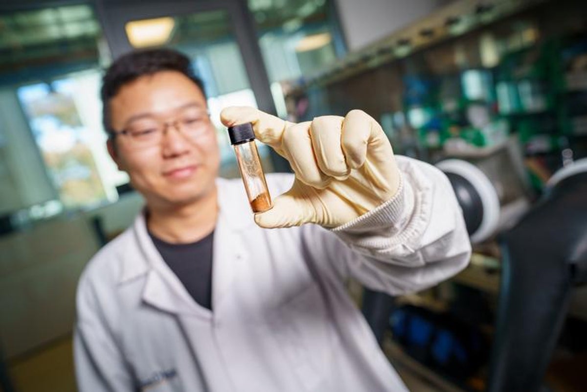 New ‘healable’ material could lead to a battery revolution, creators say