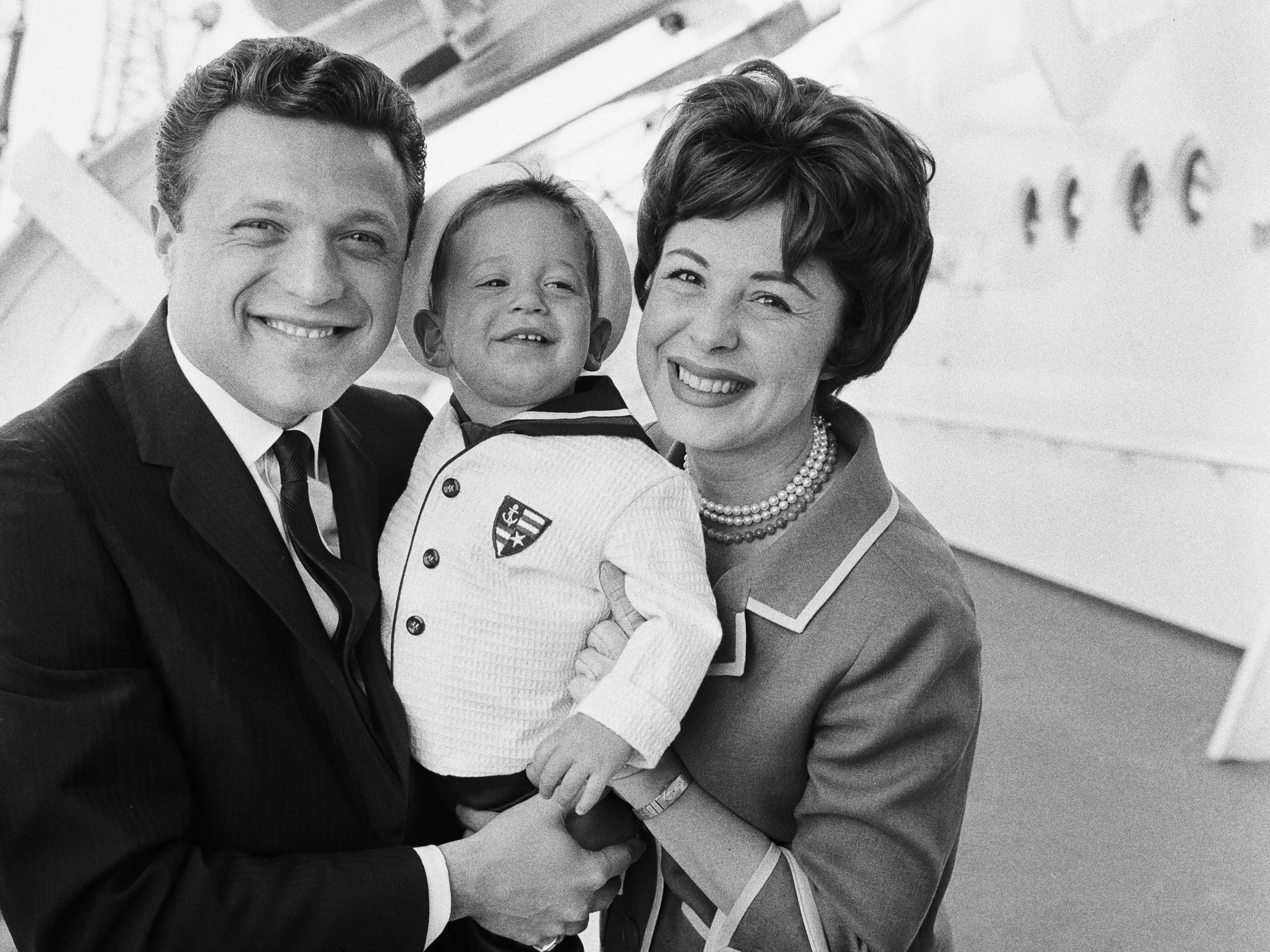 Steve Lawrence and wife Eydie Gormé with their son David