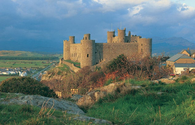 Travel back to the 13th century this Easter at Harlech Castle
