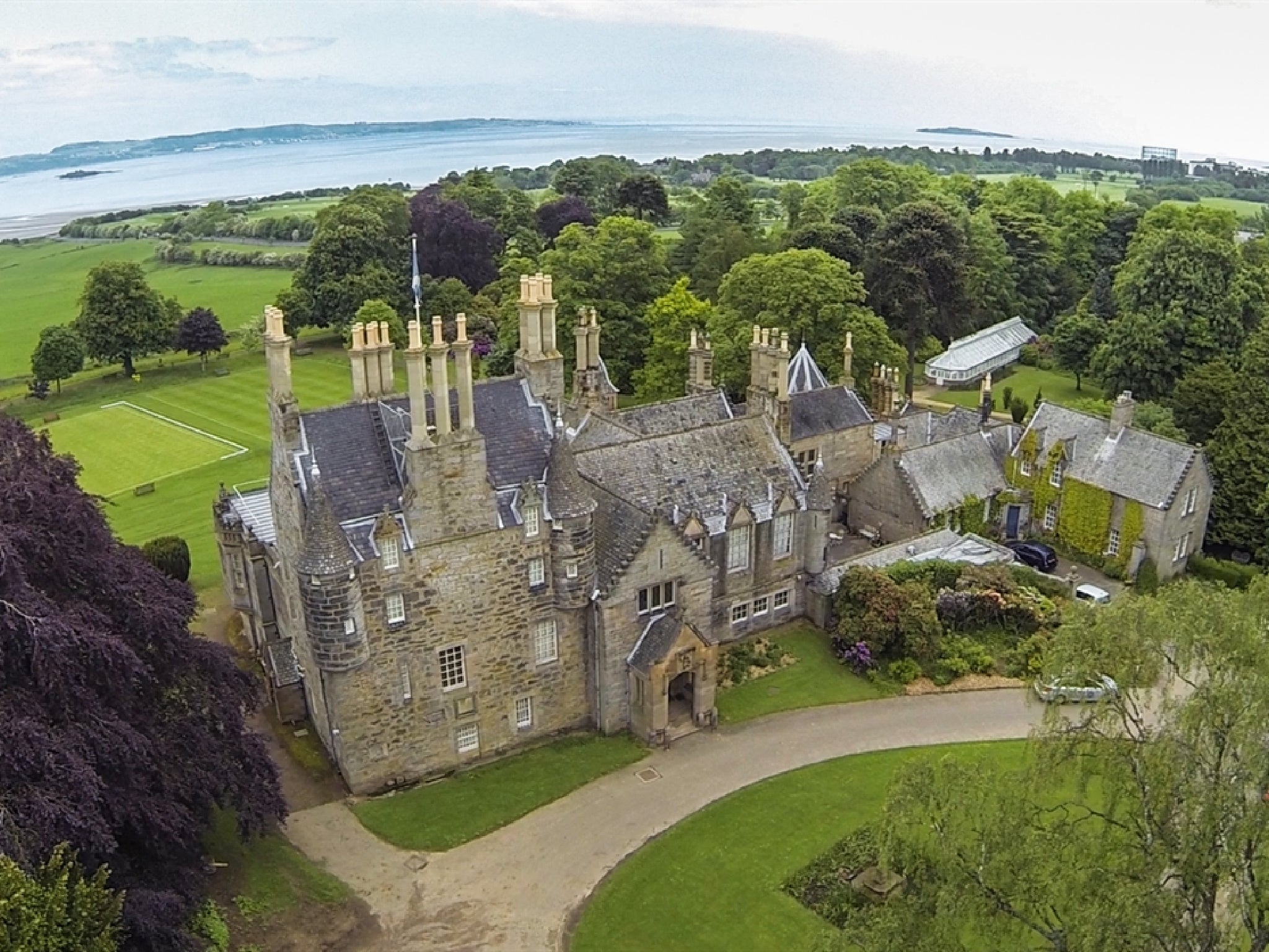 Free to visit, Lauriston Castle offers a castle and grounds to explore