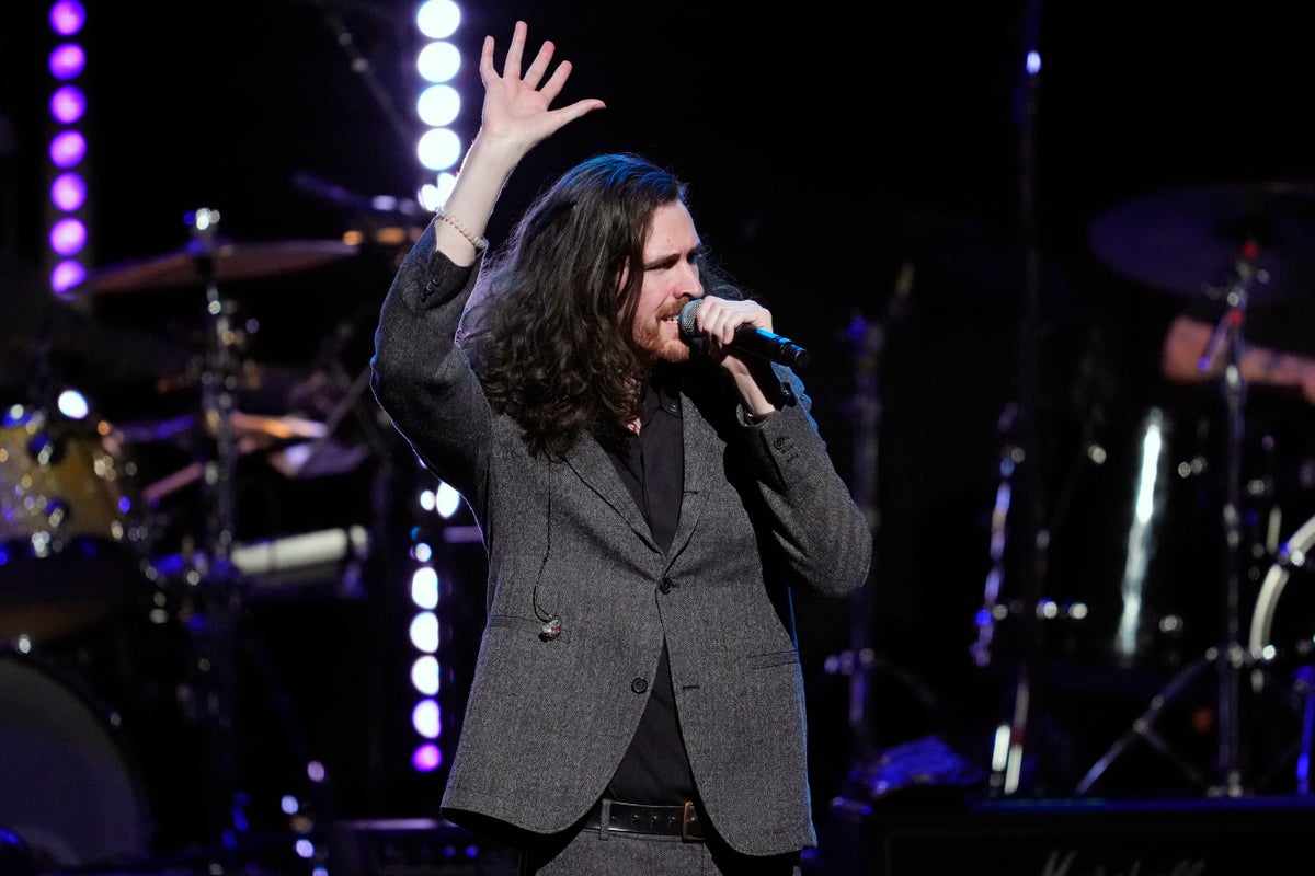 Hozier ‘thrilled’ after becoming first Irish artist since Sinéad O ...