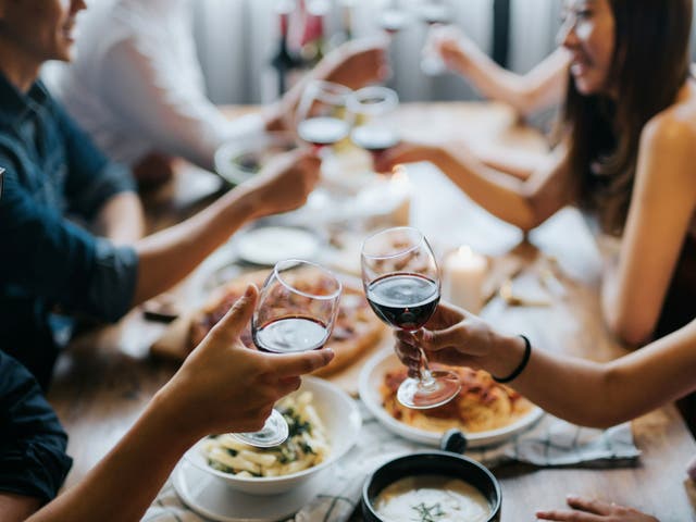 <p>Wine and dine: supper clubs help singles connect in a relaxed environment</p>