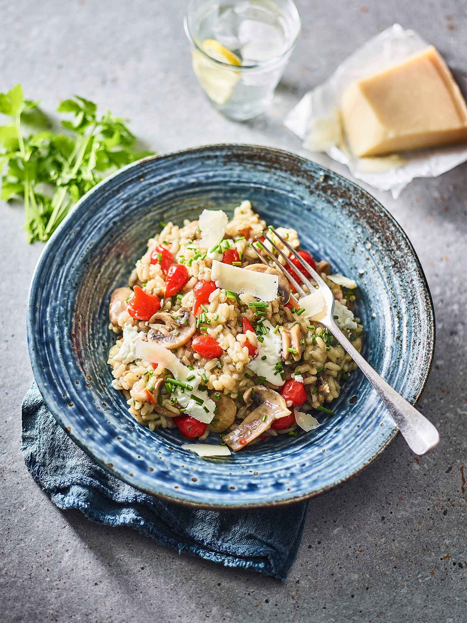 Indulge in a taste of Italy with this creamy risotto, infused with the earthy richness of porcini mushrooms and the tangy goodness of goat’s cheese