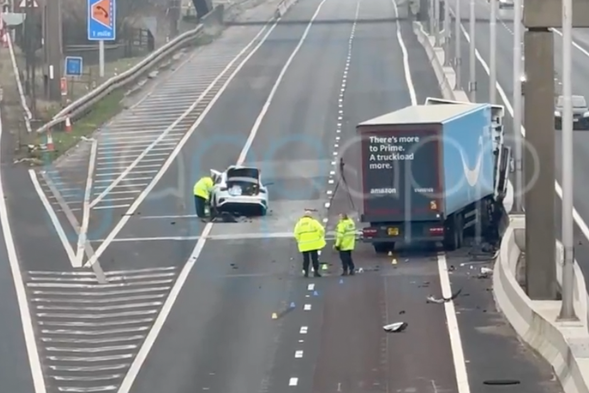 M62 crash: Audi driver killed driving wrong way down motorway before ...