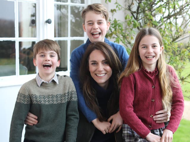 <p>Kate Middleton has issued a personal apology as she admitted to editing a family photo at the centre of an escalating royal row</p>