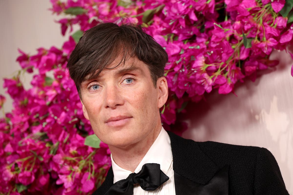 Oscars 2024 &ndash; live: Hollywood&rsquo;s biggest night begins after dazzling red carpet