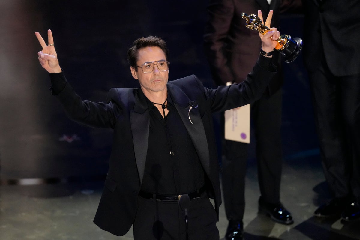 Robert Downey Jr. wins supporting actor and his first Oscar for ‘Oppenheimer’