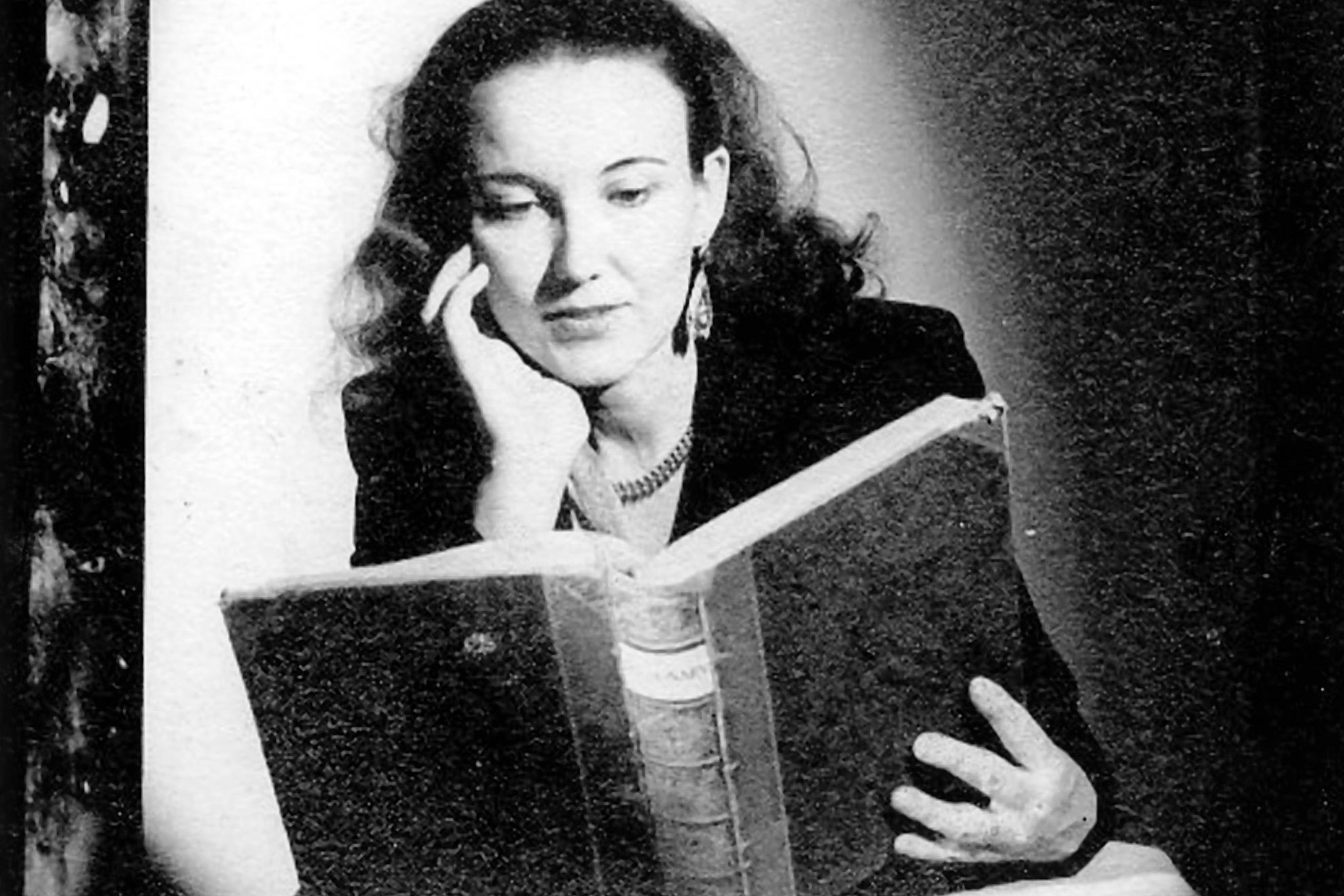 An early author photo of Comyns