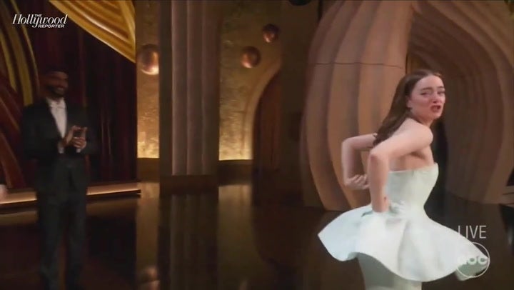 <p>Emma Stone suffers dress malfunction before sobbing as she accepts Best Actress Oscar.</p>