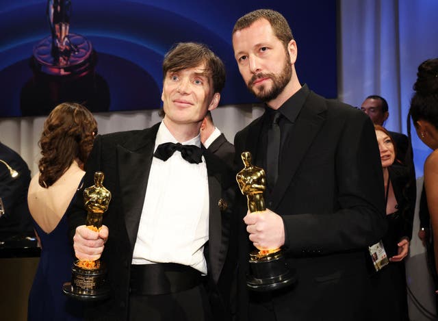 <p>Mstyslav Chernov, winner of the Oscar for Best Documentary Feature Film for "20 Days in Mariupol" and Cillian Murphy, winner of the Best Actor Oscar for "Oppenheimer", pose at the Governors Ball following the Oscars show</p>