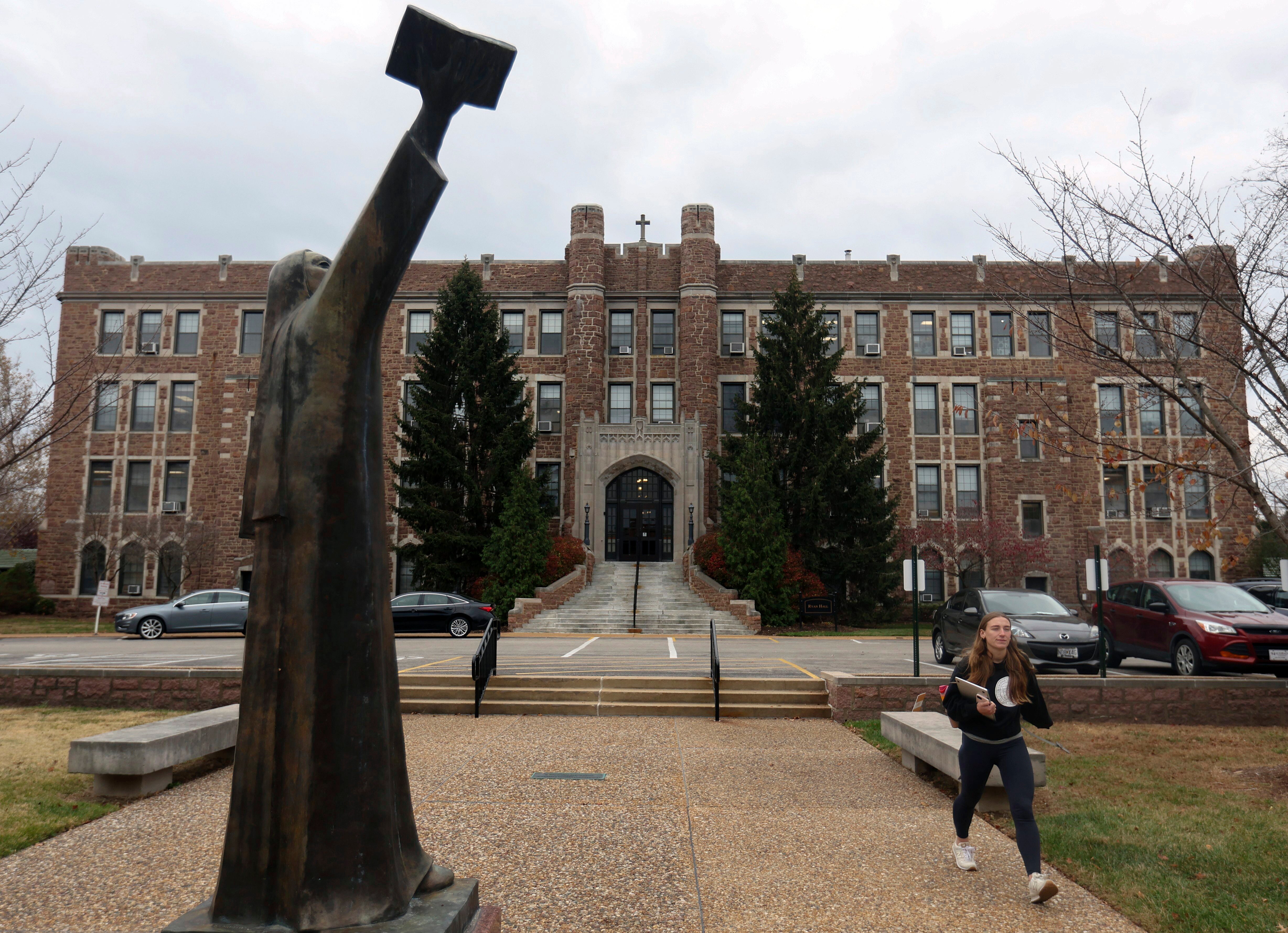 University Closure Fontbonne