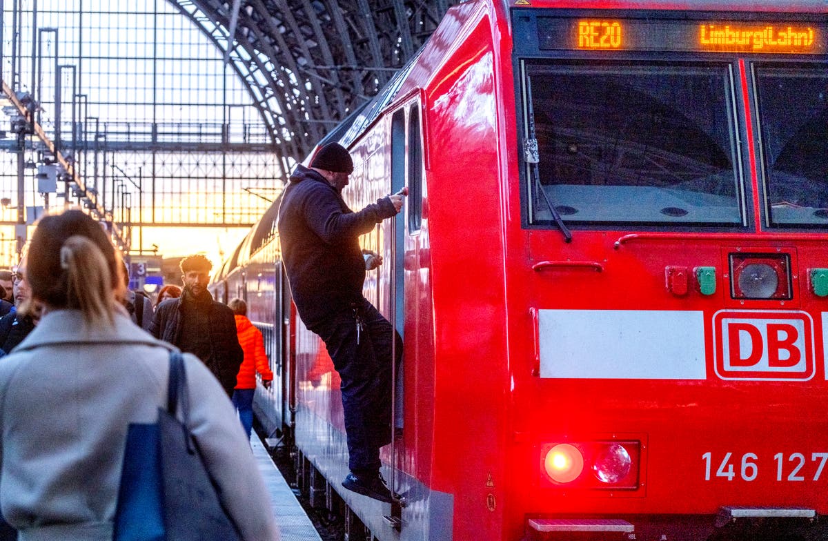 Another strike by German train drivers coincides with a walkout by Lufthansa cabin crew