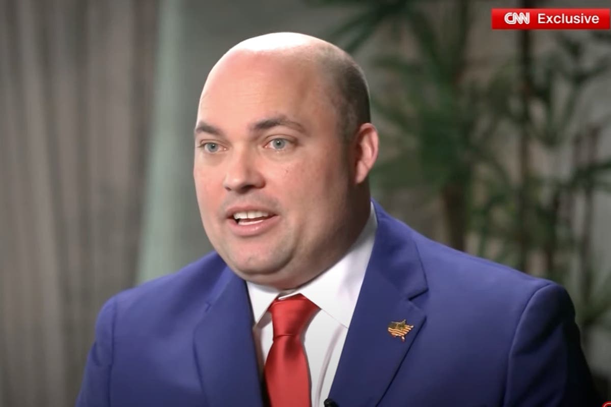 Ex-Mar-a-Lago employee says he unwittingly helped load Trump classified papers onto plane