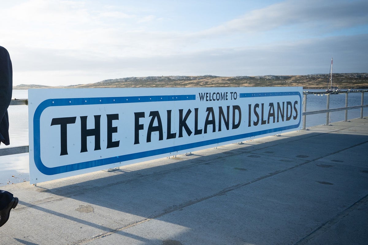 US threatens to review UK’s Falklands claim over Iran war disagreement