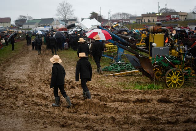 Mud Sales Amish