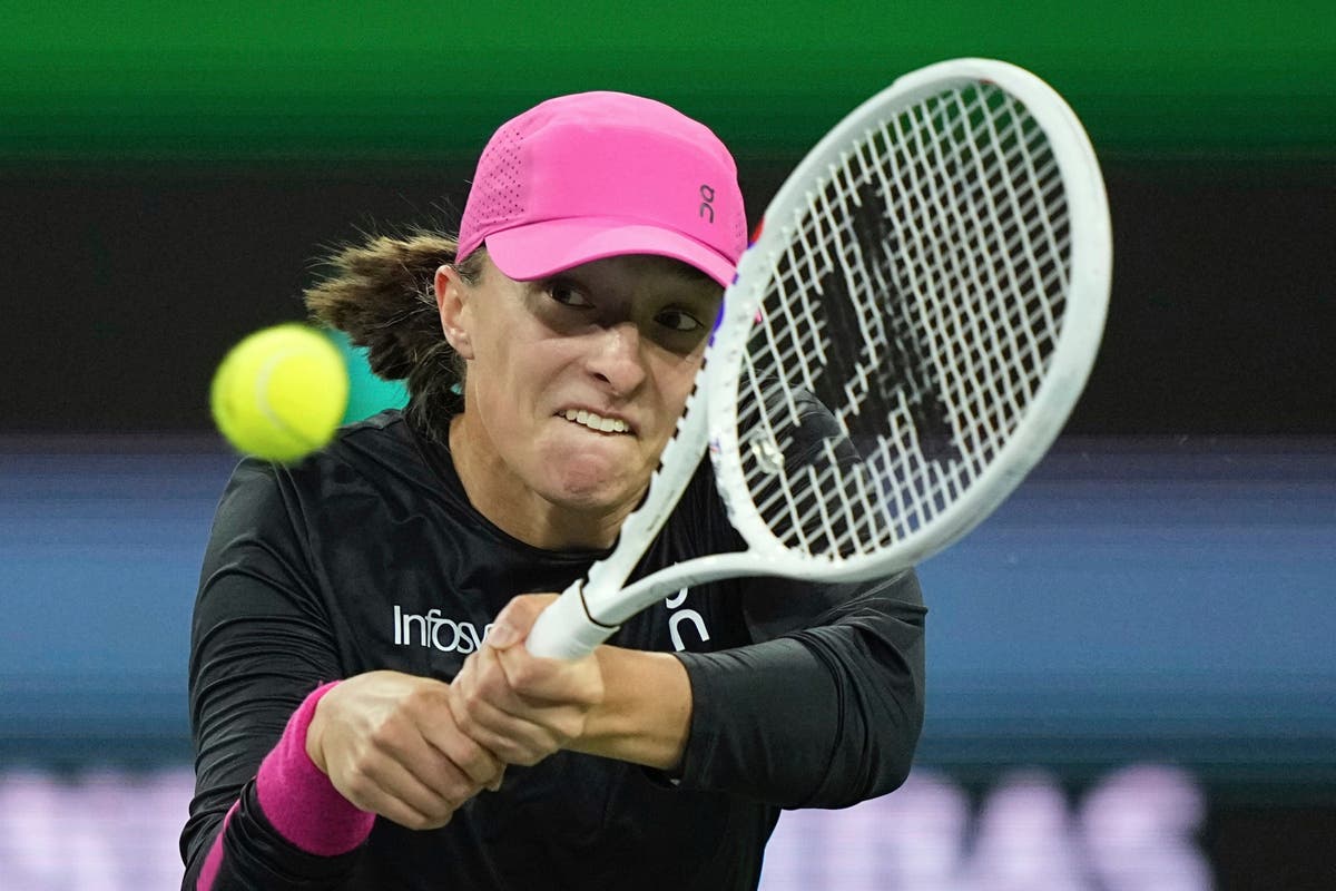 Iga Swiatek to face Caroline Wozniacki in Indian Wells quarter-finals