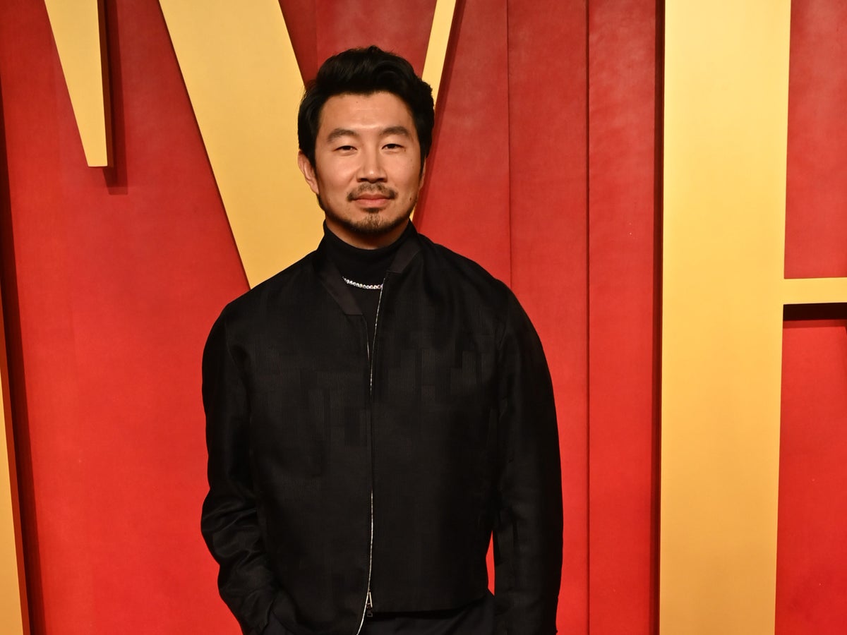 Simu Liu rates all the food options at Oscars and after parties: ‘Can’t go wrong’