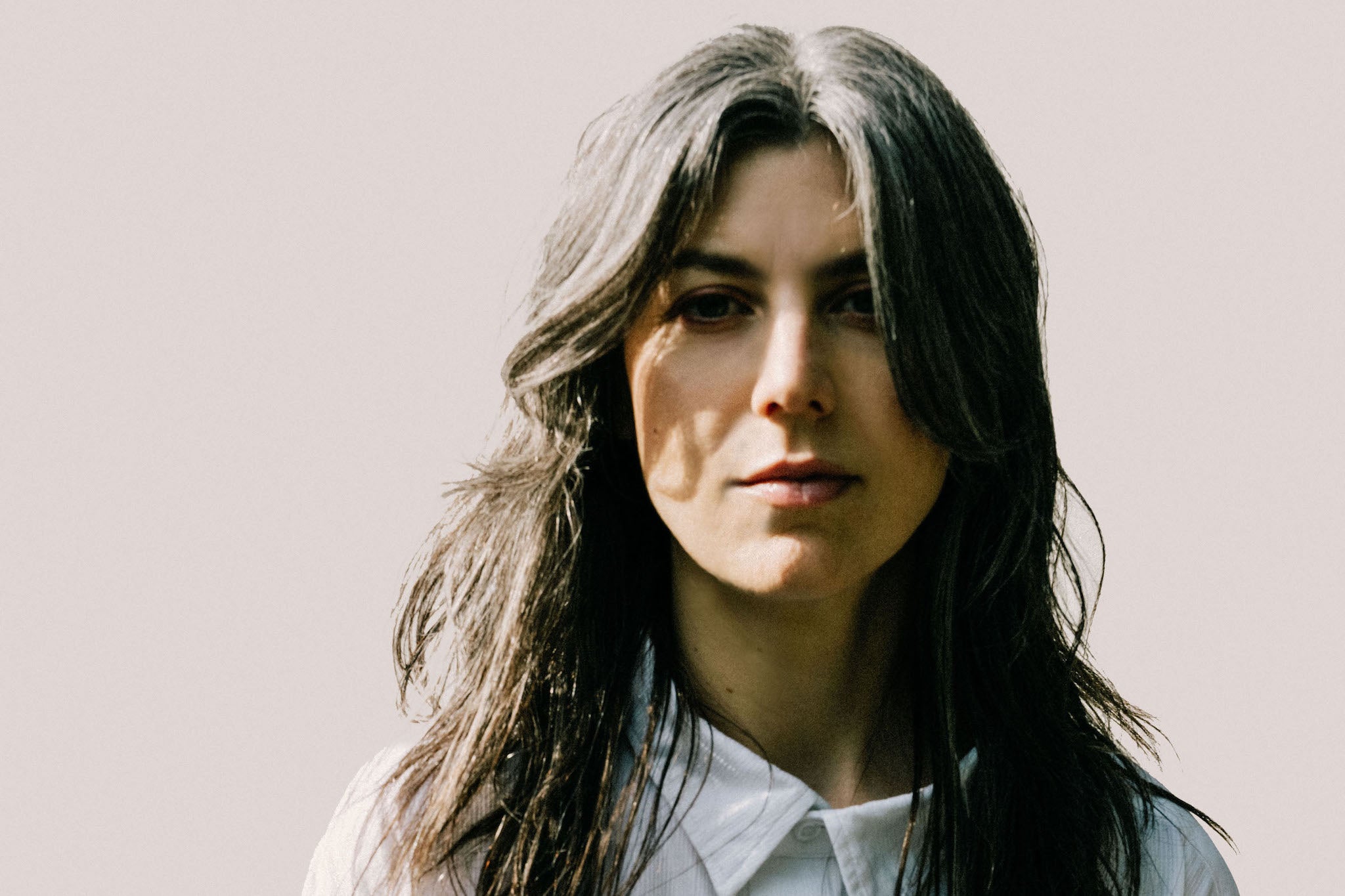 Julia Holter releases her sixth album ‘Something in the Room She Moves’ on 22 March