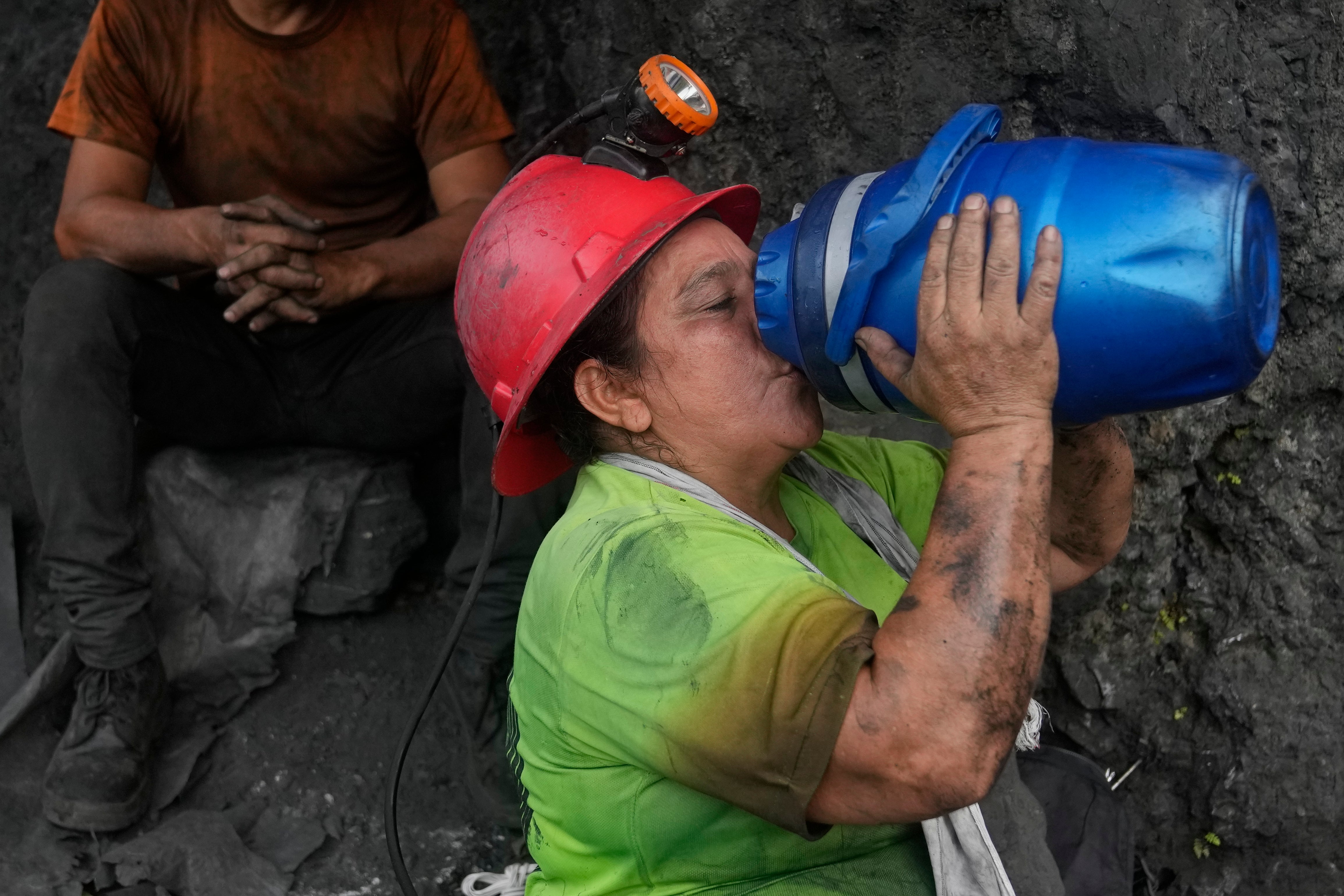 Colombia Women Emerald Mining