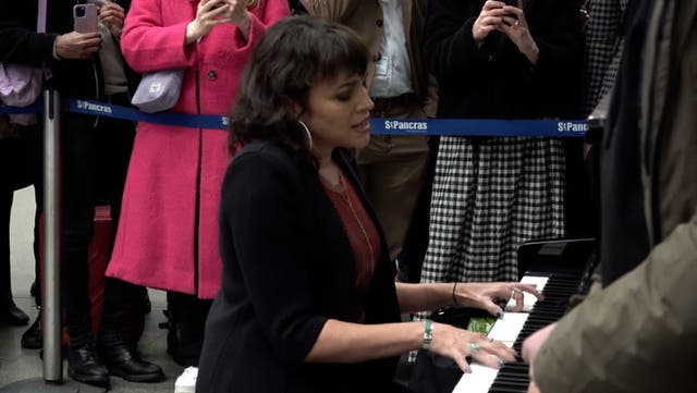 <p>Grammy-winning artist Norah Jones surprises St Pancras commuters with piano performance.</p>