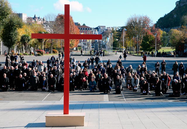 FRANCIA-IGLESIA ABUSOS