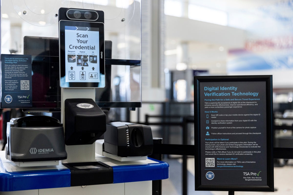 Migrants lacking passports must now submit to facial recognition to board flights in US