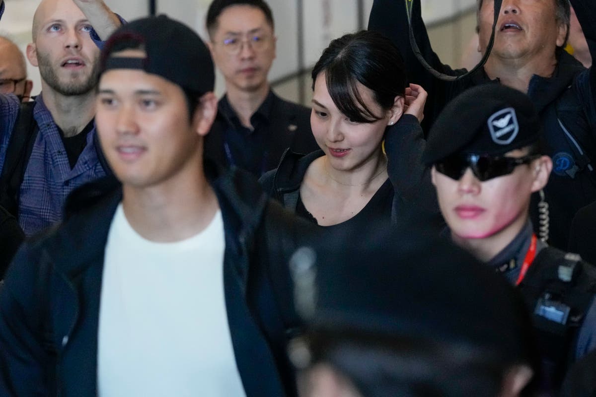 Baseball superstar Ohtani and his wife arrive in South Korea for Dodgers-Padres MLB opener