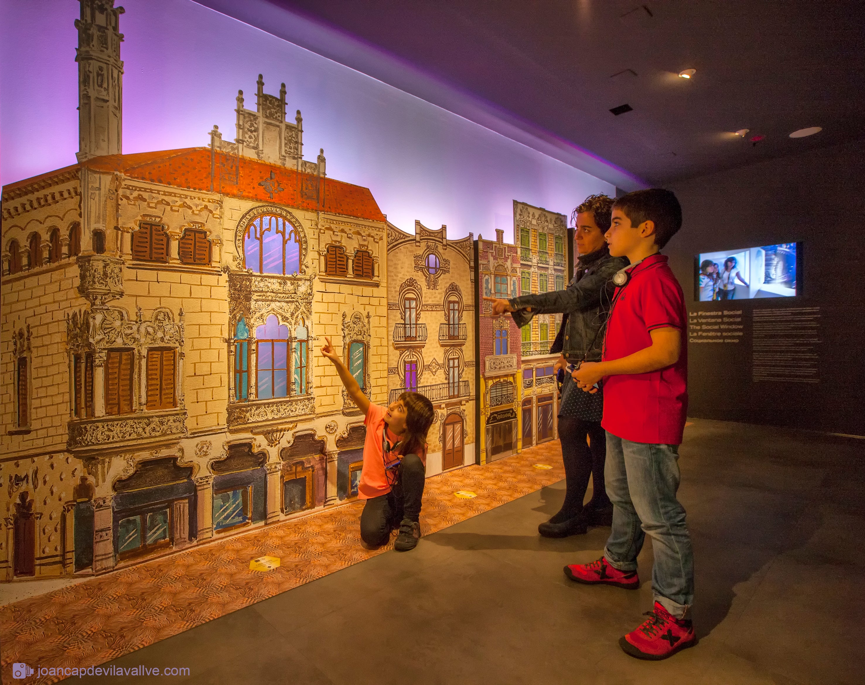 Learn all about the life and works of world renowned designer and architect Antoni Gaudi through the interactive displays at the Gaudi Centre in Reus
