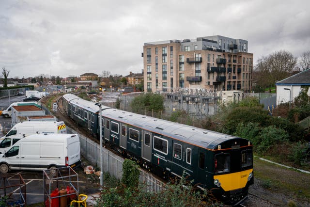 <p>Trains were blocked at West Ealing </p>