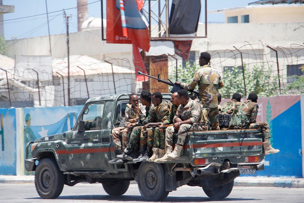 All 5 attackers killed, ending Somalia hotel siege in which 3 soldiers ...