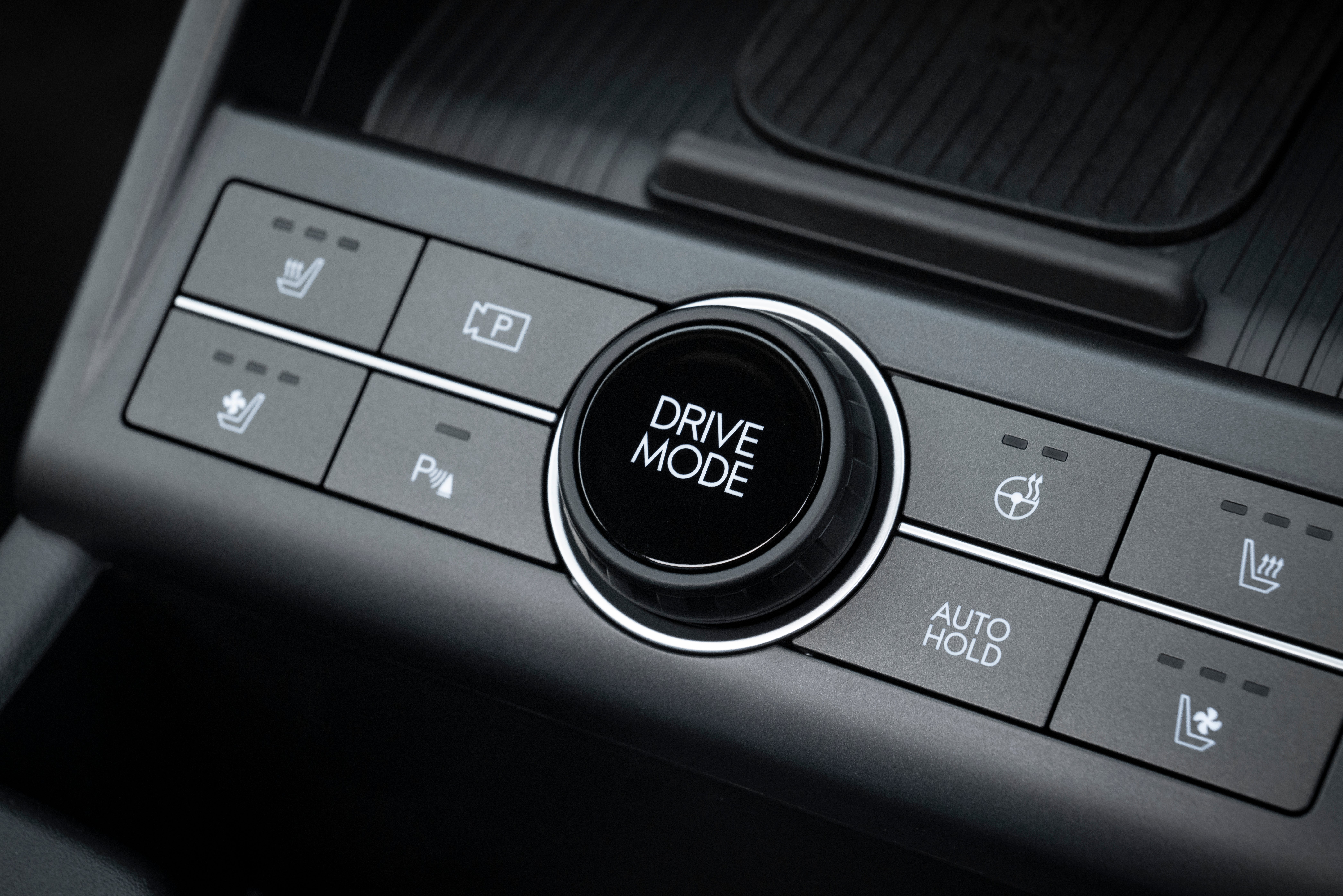 The Kona’s ‘drive mode’ easily changes the driving style between normal, eco and sport