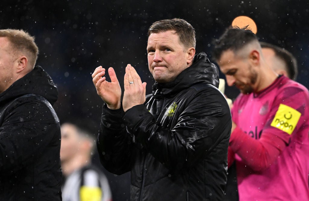 Eddie Howe applauds the Newcastle support after exiting the FA Cup