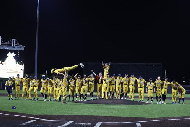 <p> The Savannah Bananas perform one last dance routine for the fans after their game against the Party Animals at Richmond County Bank Ball Park on 12 August 2023 in New York City.</p>
