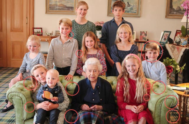 <p>Queen Elizabeth II along with her grandchildren and great grandchildren </p>